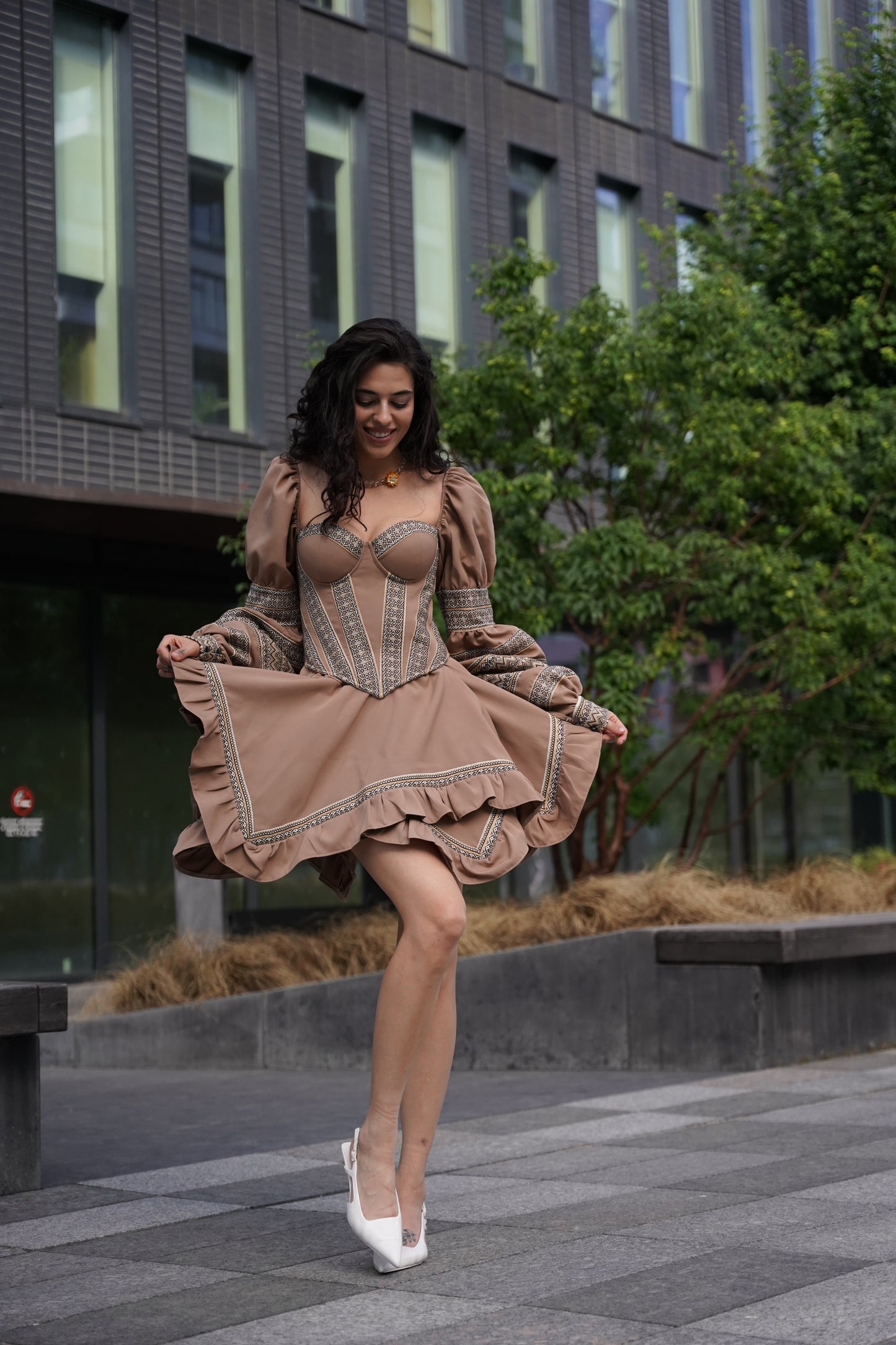 Спідниця міні коричнева багатошарова