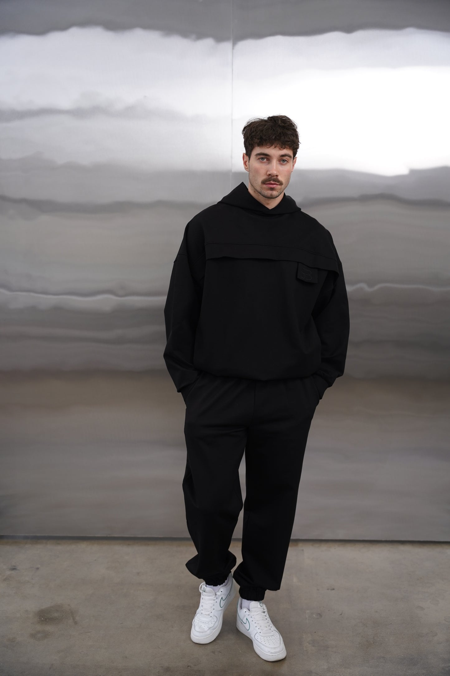 Жіночий худі чорний Вільна ненька