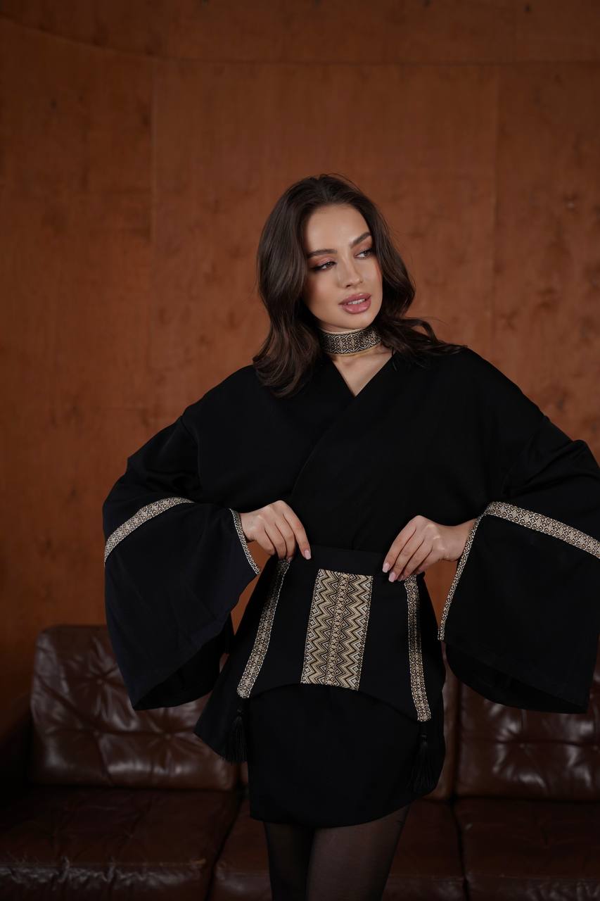 Жіноче кімоно міні чорне вишите