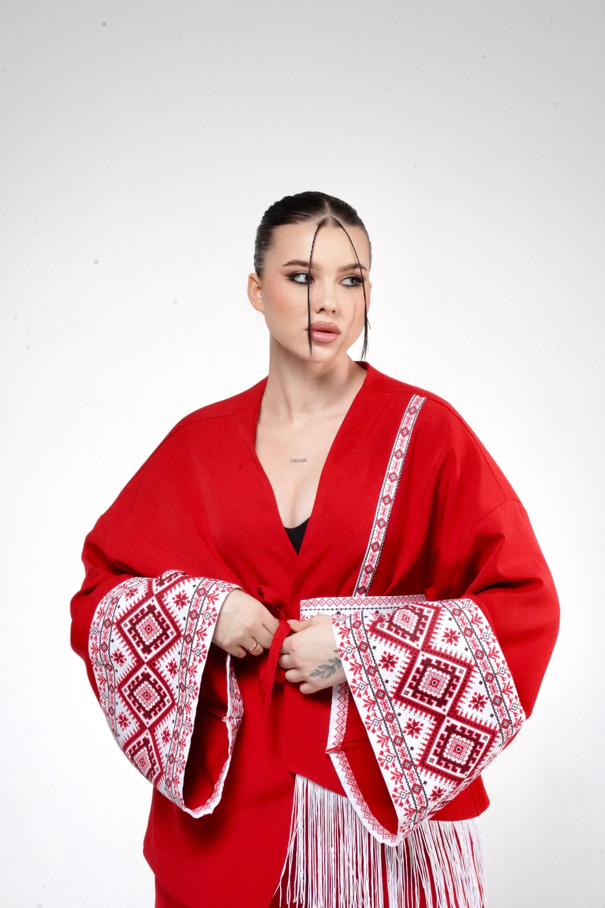 Кімоно жіноче червоне вишите