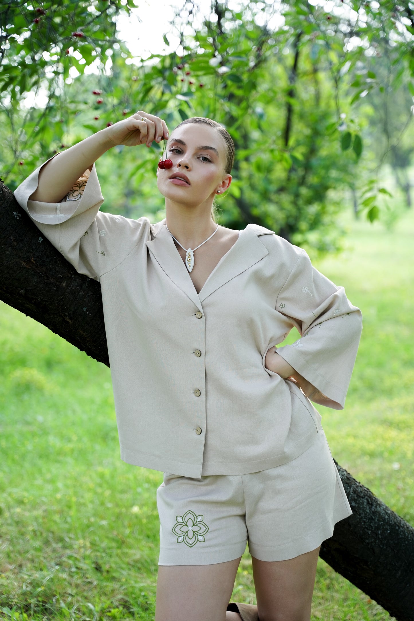 Жіночий костюм молочний Мальва