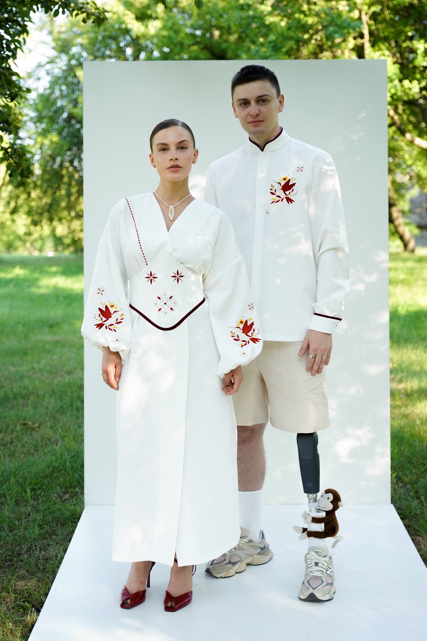 Чоловіча сорочка молочна Колібрі