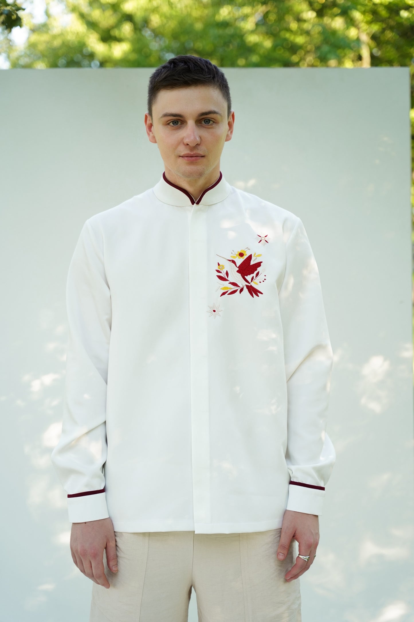 Чоловіча сорочка молочна Колібрі