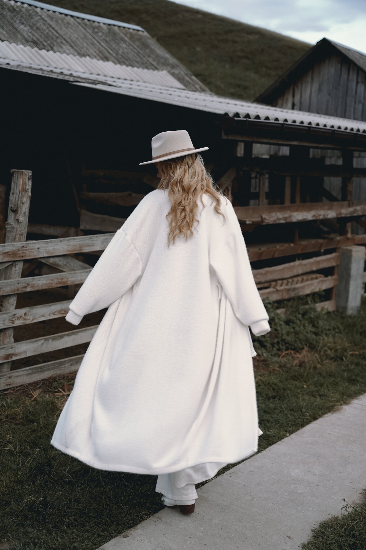 Жіночий костюм молочний Кетрін