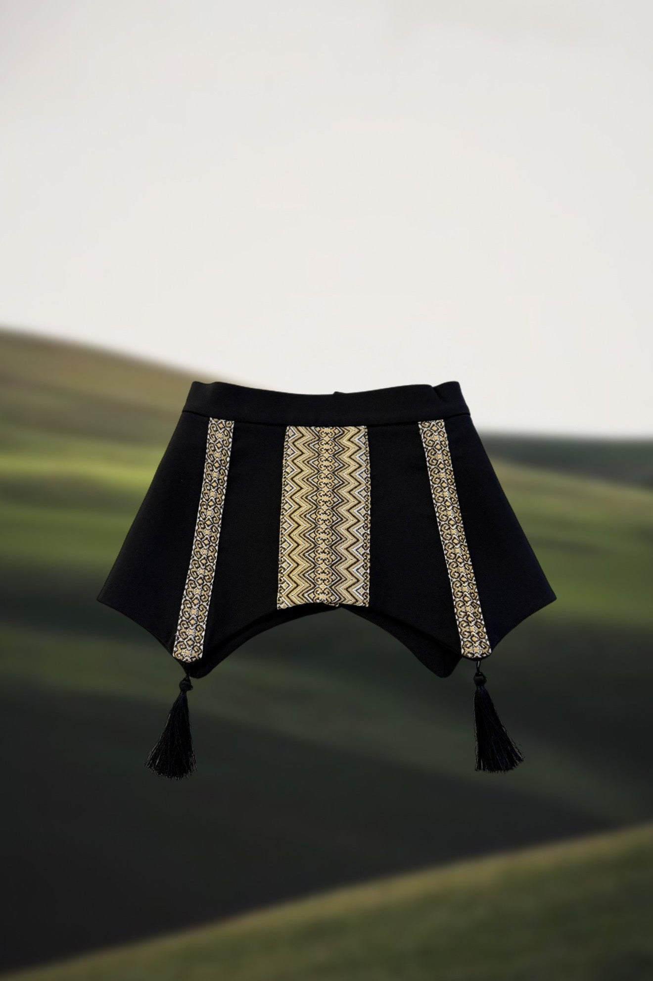 Баска вишита чорна