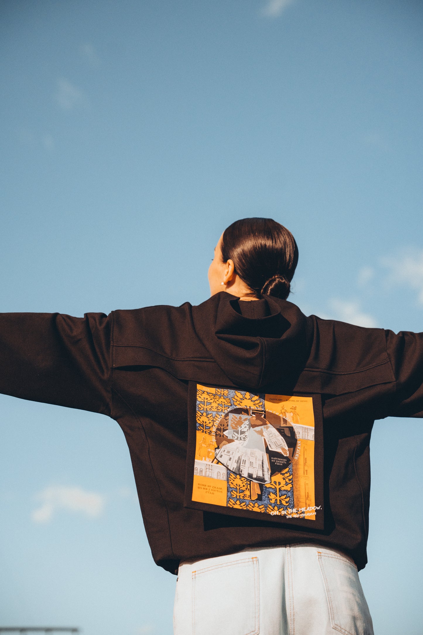 Жіночий худі чорний Вільна ненька