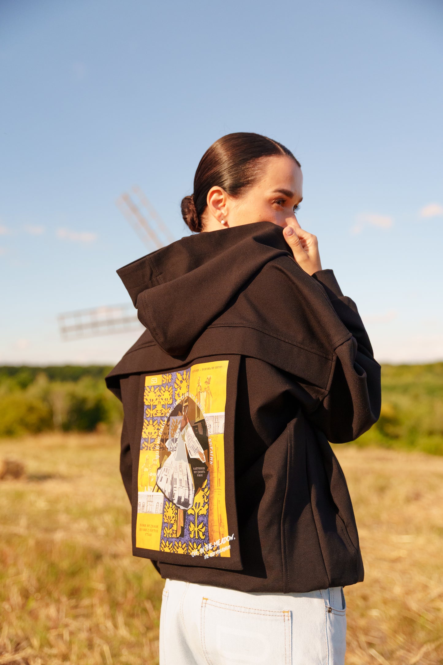 Жіночий худі чорний Вільна ненька