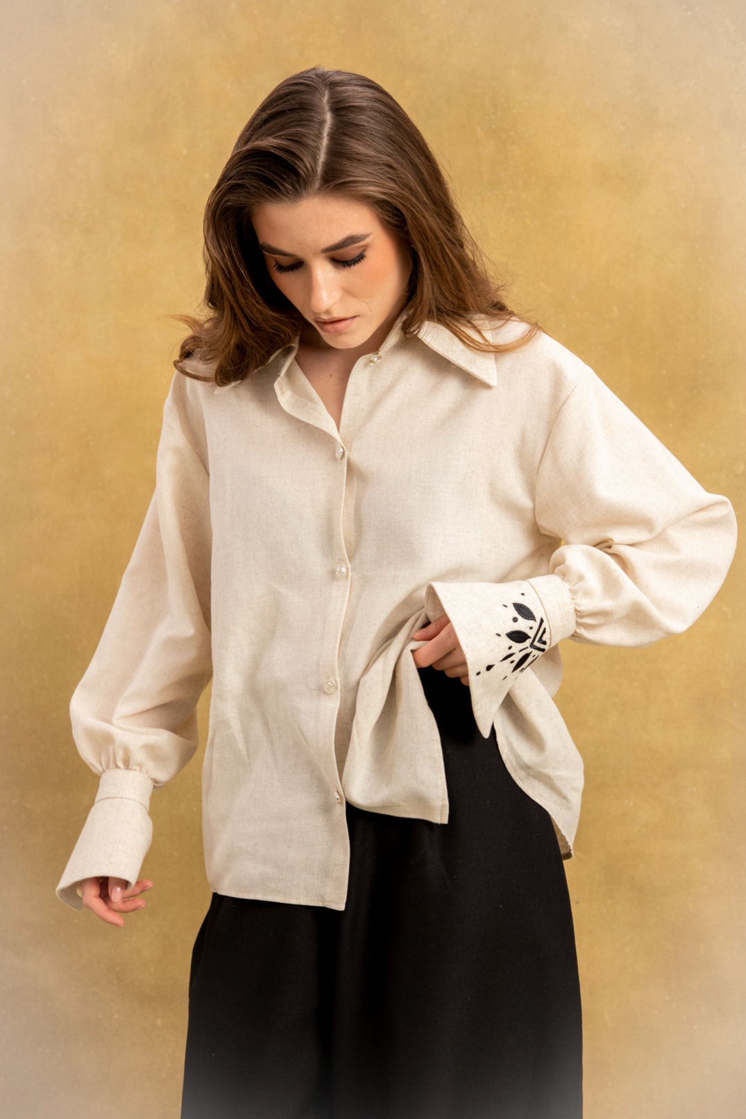 Жіноча сорочка Цвіт льону чорний