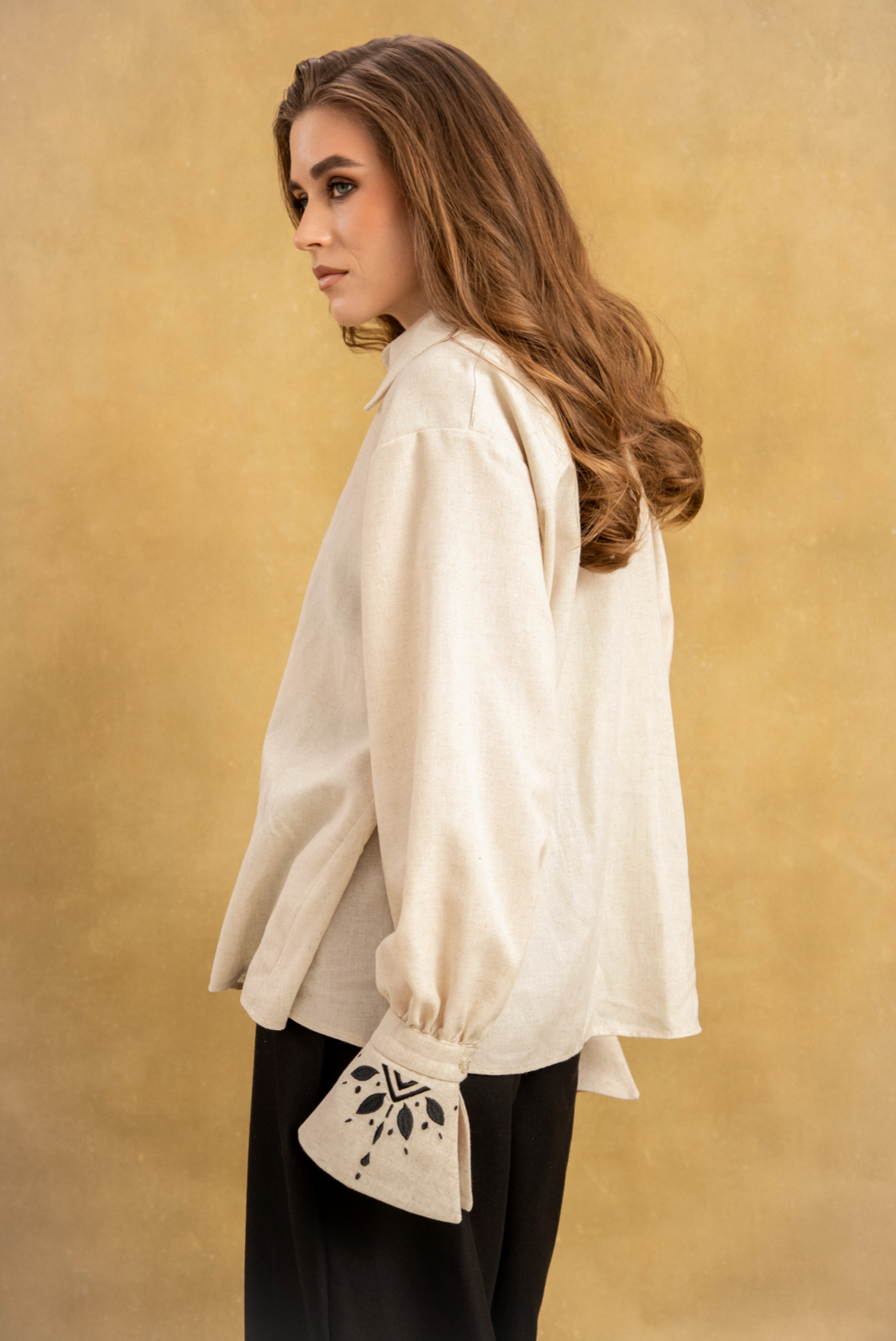 Жіноча сорочка Цвіт льону чорний