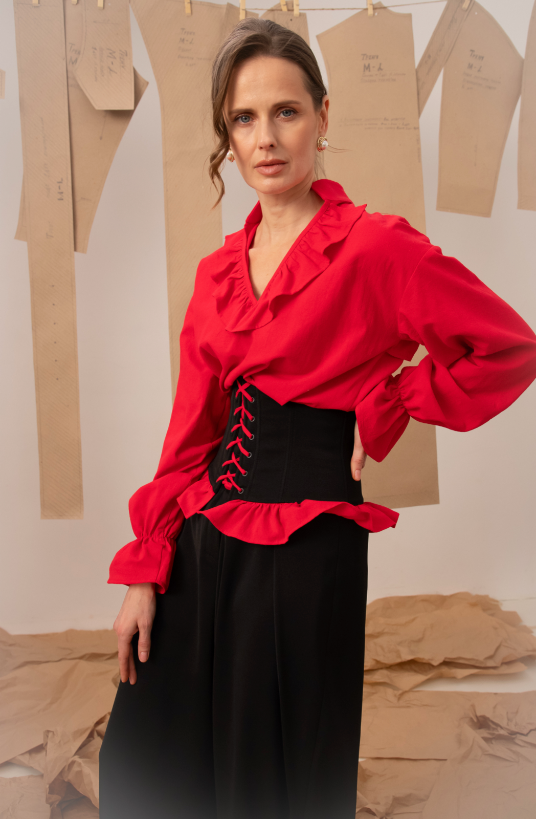 Корсет з рюшами червоний