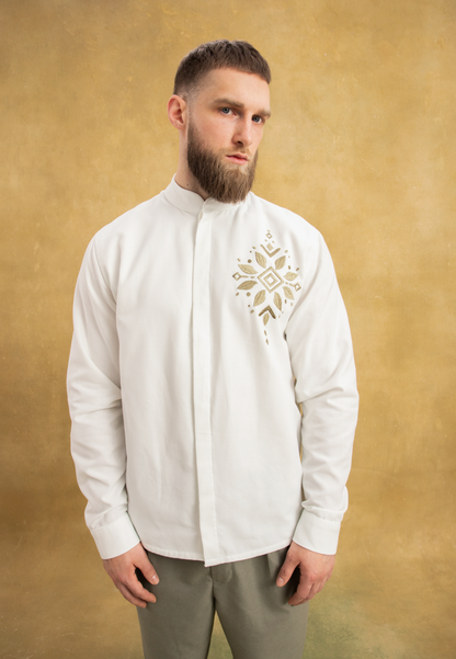 Чоловіча вишиванка молочна Синевір