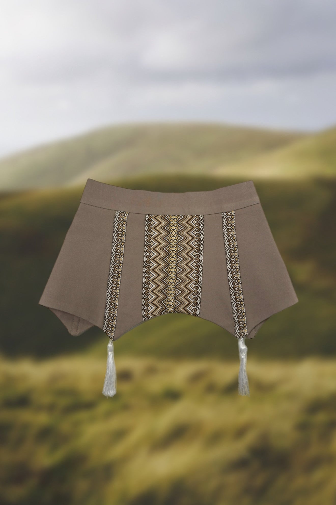 Баска коричнева вишита