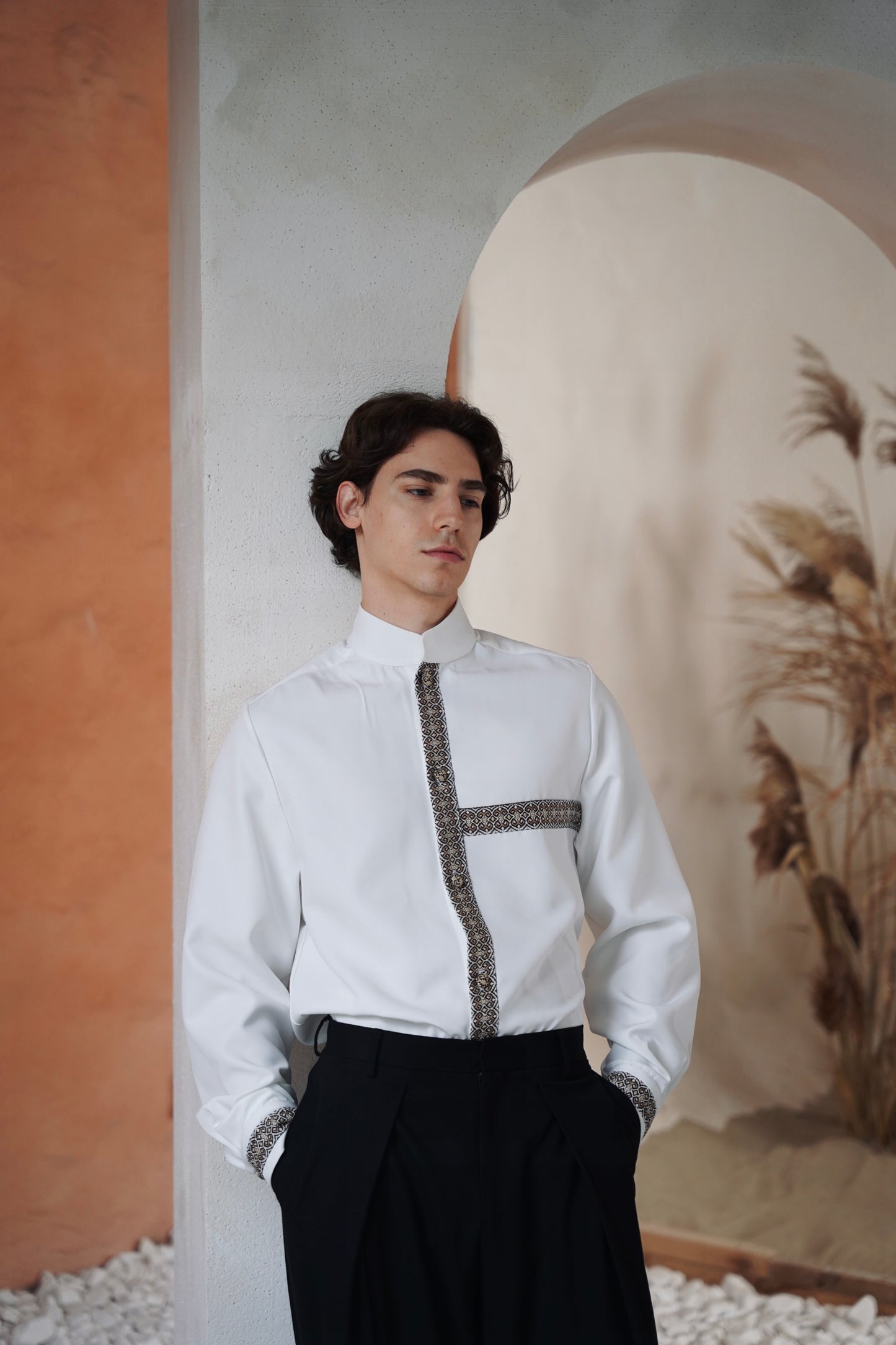 Men's white embroidered shirt Noir