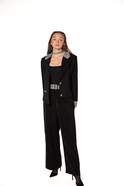 Жіночий костюм чорний Ромашка