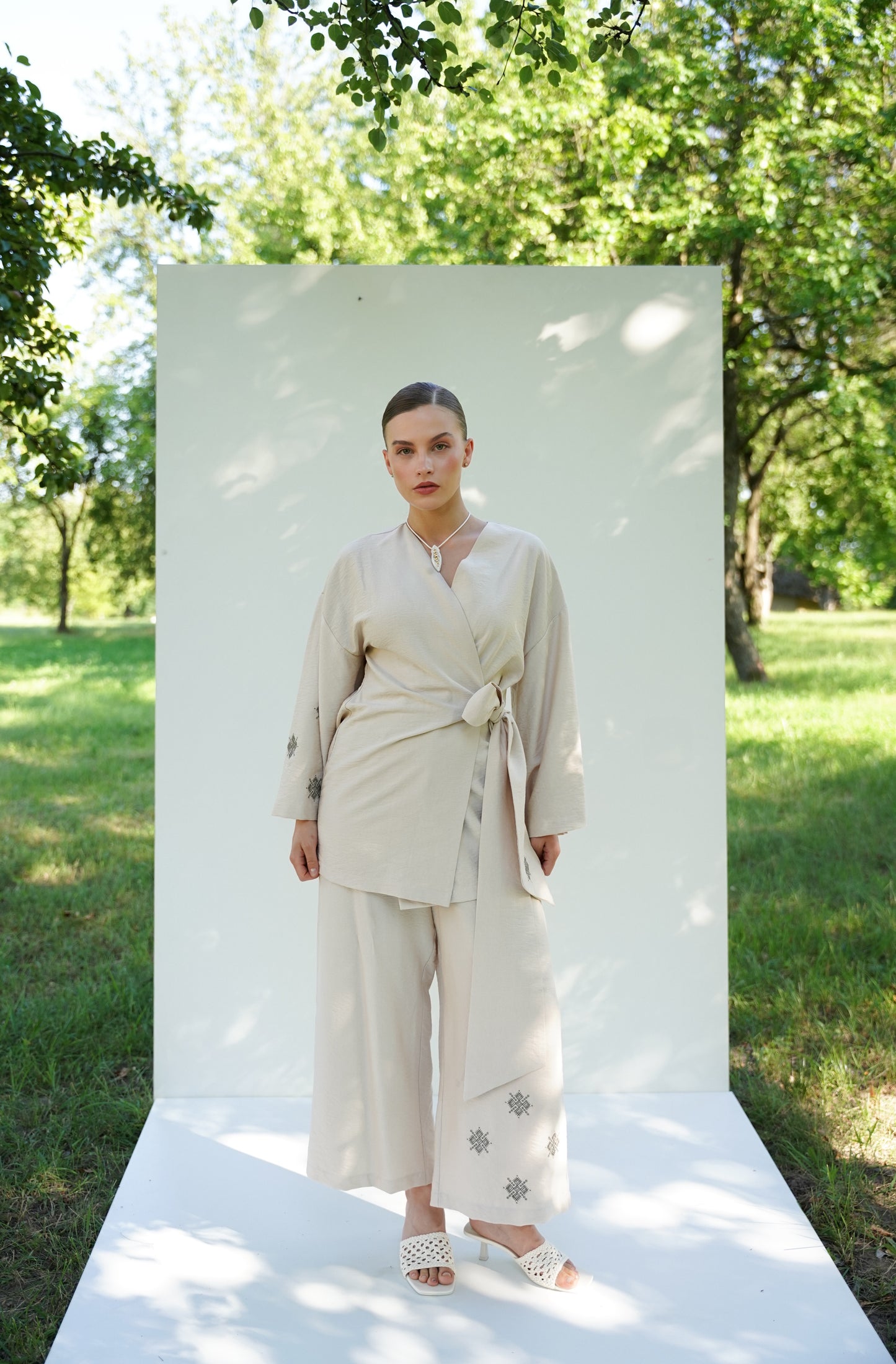 Жіночі штани молочні Зорея