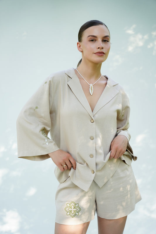 Жіночий костюм з шортами молочний Мальва