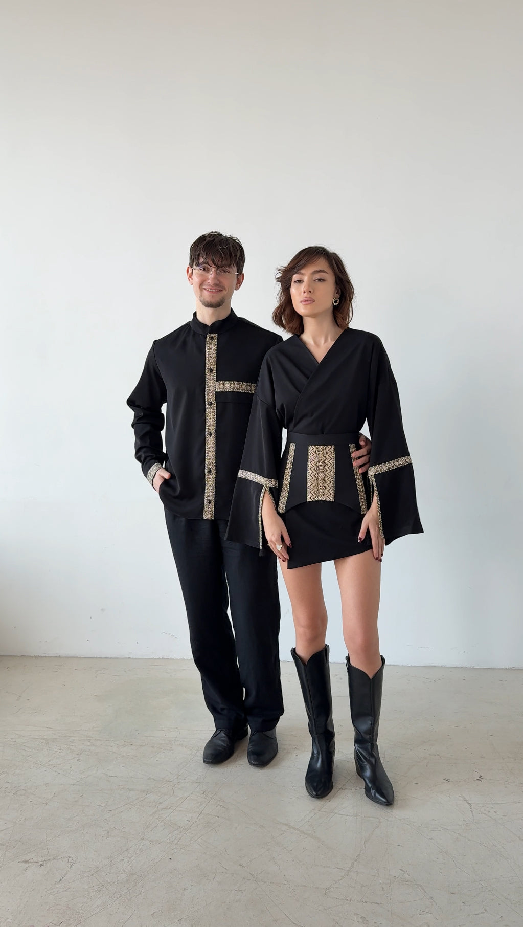 Парний образ чорний з вишивкою